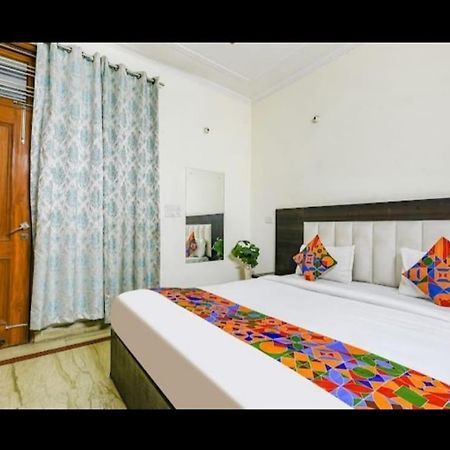 Viraj Guest House Noida Exterior photo