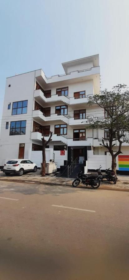 Viraj Guest House Noida Exterior photo