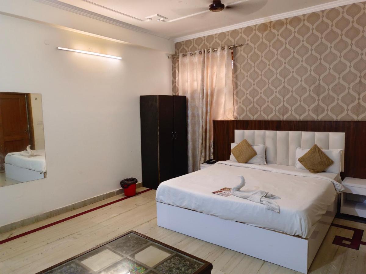 Viraj Guest House Noida Exterior photo