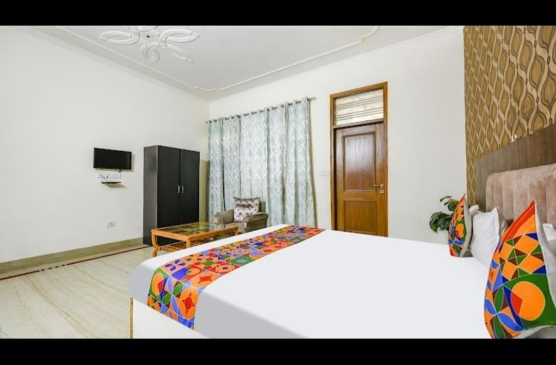 Viraj Guest House Noida Exterior photo